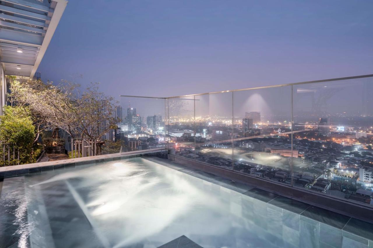 Wyndham Queen Convention Centre Отель