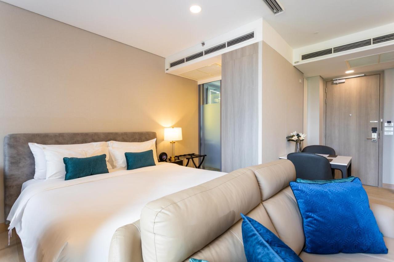 Отель Wyndham Queen Convention Centre