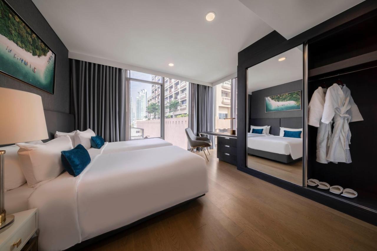 Wyndham Queen Convention Centre מלון