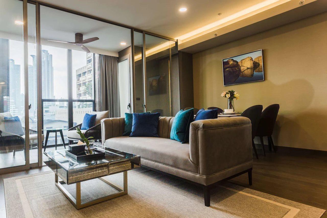 Wyndham Queen Convention Centre מלון
